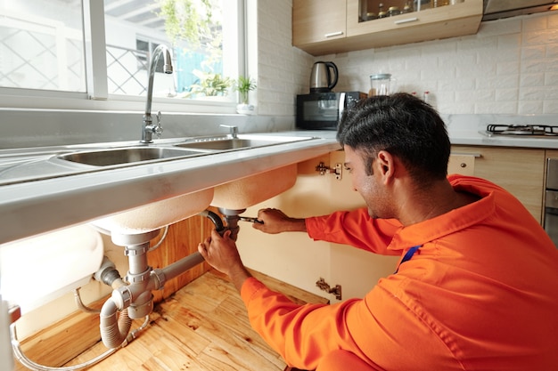 Emergency Plumbing Services in London